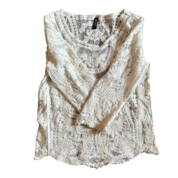H&M Divided Lace 3/4 Sleeve Top | Women's 8 - Picture 2 of 5